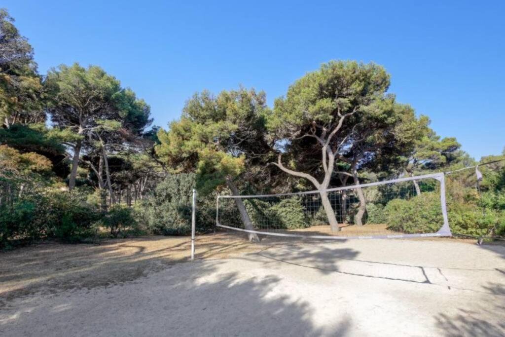 Appartement En Residence Privee, Face A La Mer Avec Acces Direct Plage Hyeres Ngoại thất bức ảnh