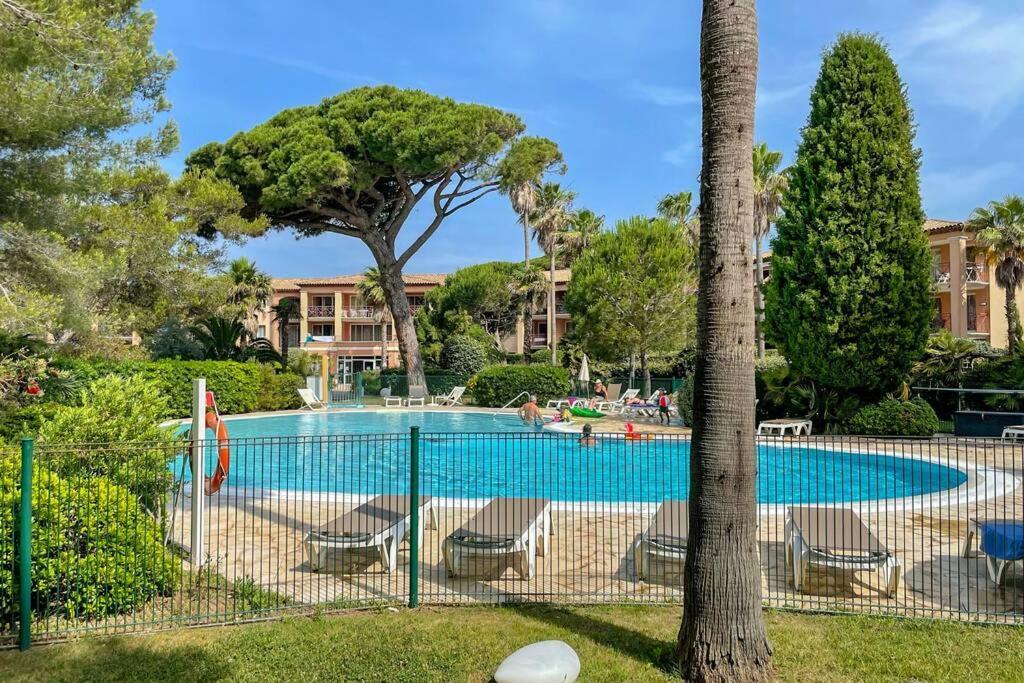Appartement En Residence Privee, Face A La Mer Avec Acces Direct Plage Hyeres Ngoại thất bức ảnh