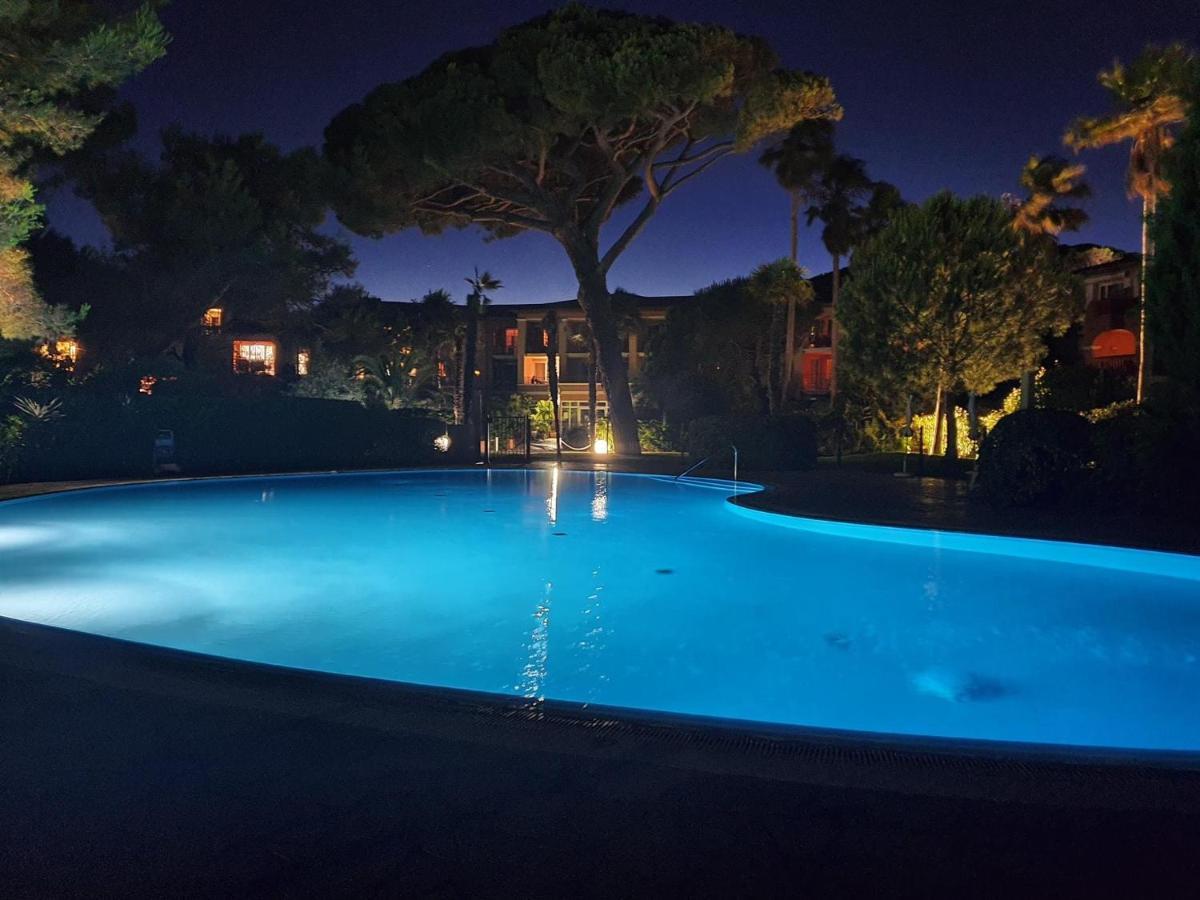 Appartement En Residence Privee, Face A La Mer Avec Acces Direct Plage Hyeres Ngoại thất bức ảnh