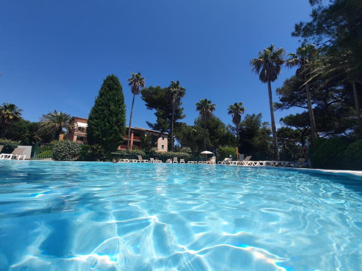 Appartement En Residence Privee, Face A La Mer Avec Acces Direct Plage Hyeres Ngoại thất bức ảnh